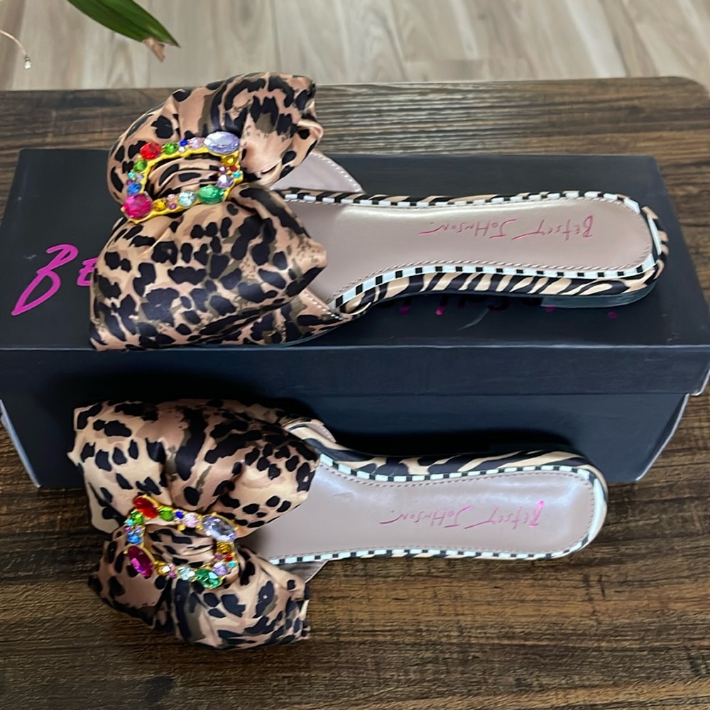 Betsey Johnson Daissy-G Leopard Multicolor Rhinestones Flat Sandals